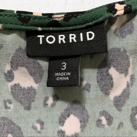 TORRID | 3X | Green Leopard Hi-Low Dress - Picture 5 of 6
